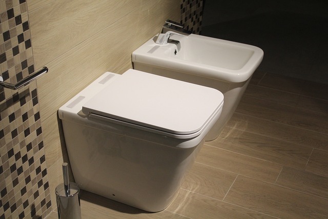 Jak siada się na bidet? Jak siada się na bidet?