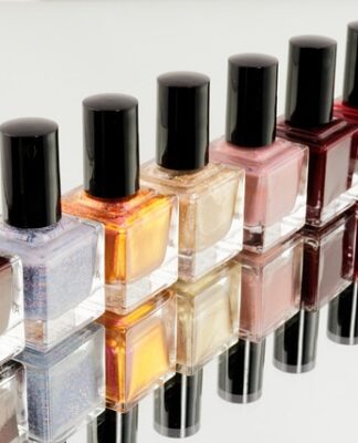 Co rozpuści lakier na samochodzie?